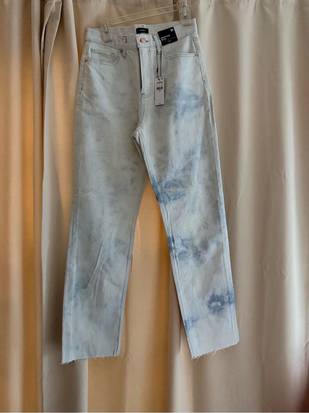 Express women’s Light Blue Tie-Dye Straight Jeans